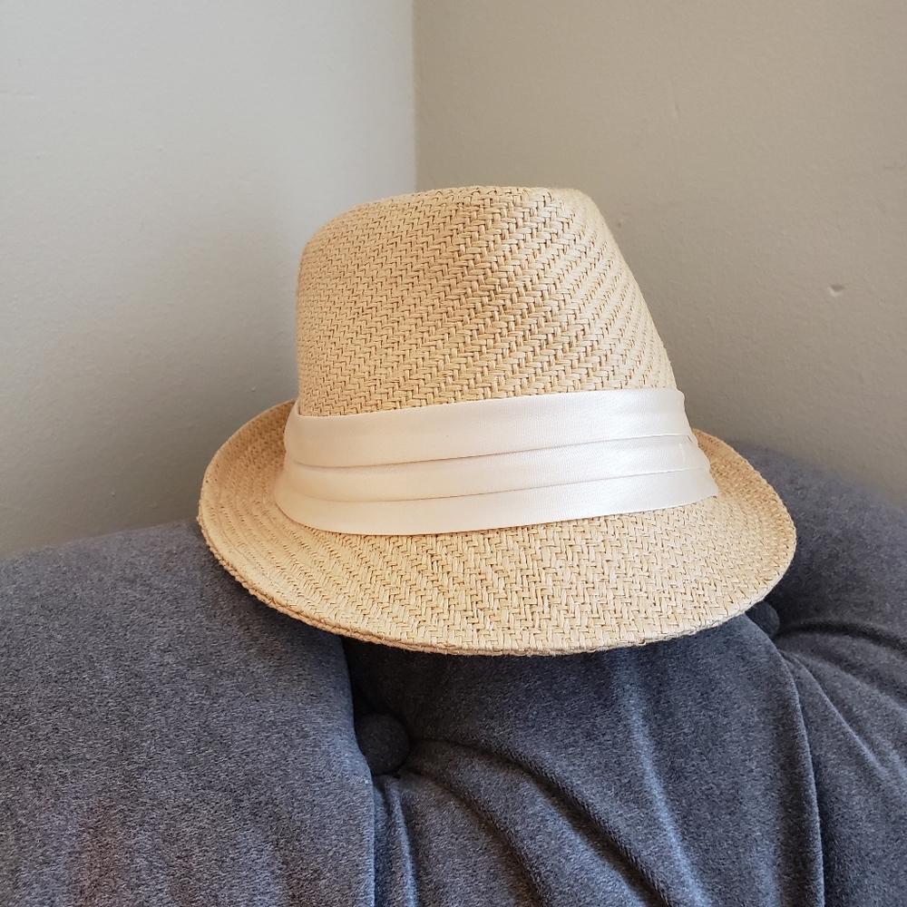 Straw Fedora w/ Satin Ribbon